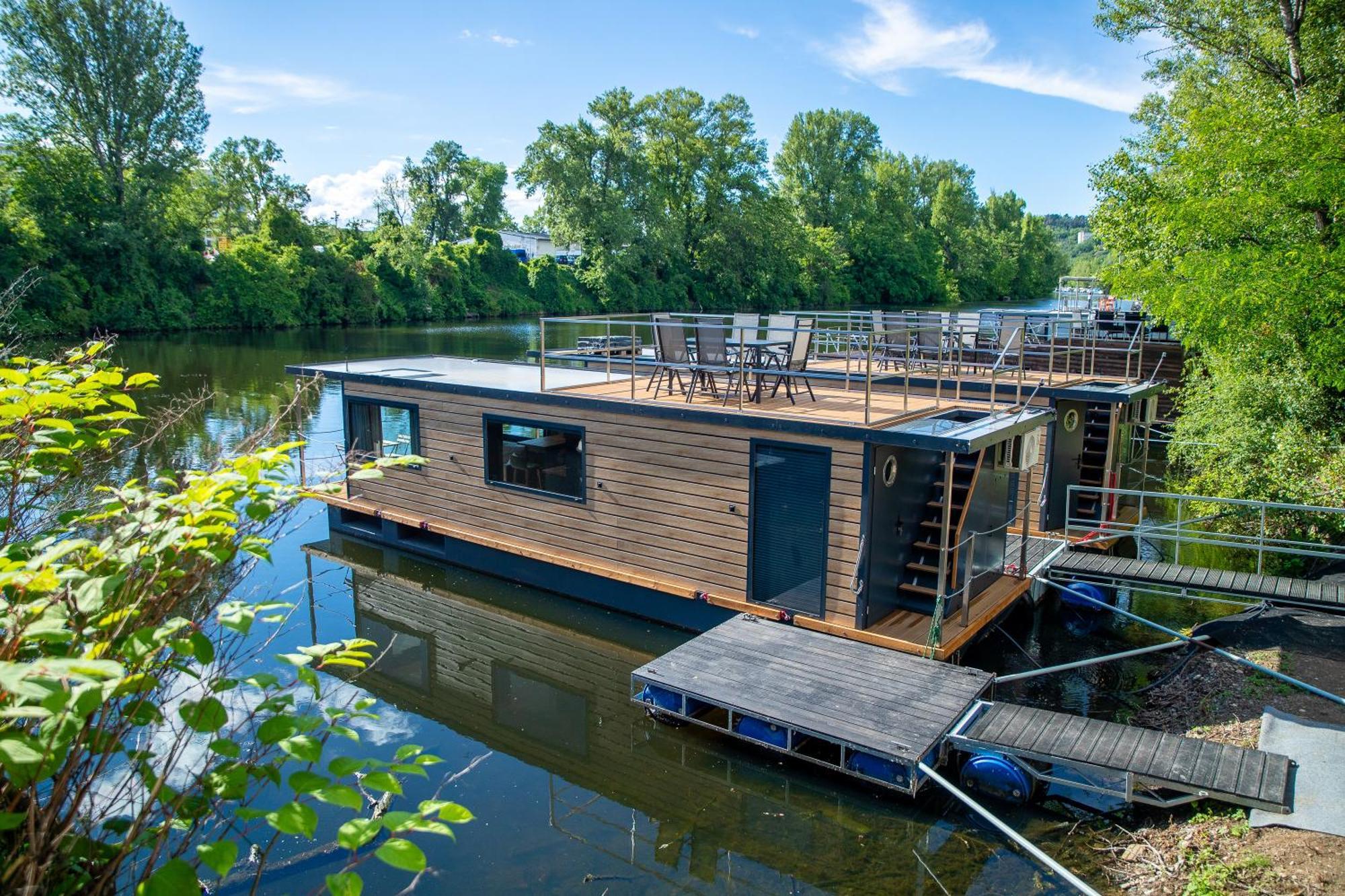 Ботель Bay Houseboats