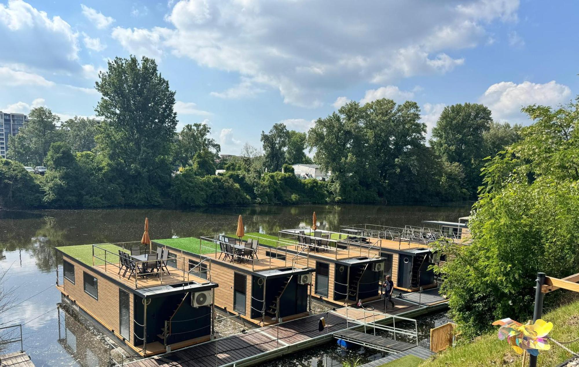 Ботель Bay Houseboats